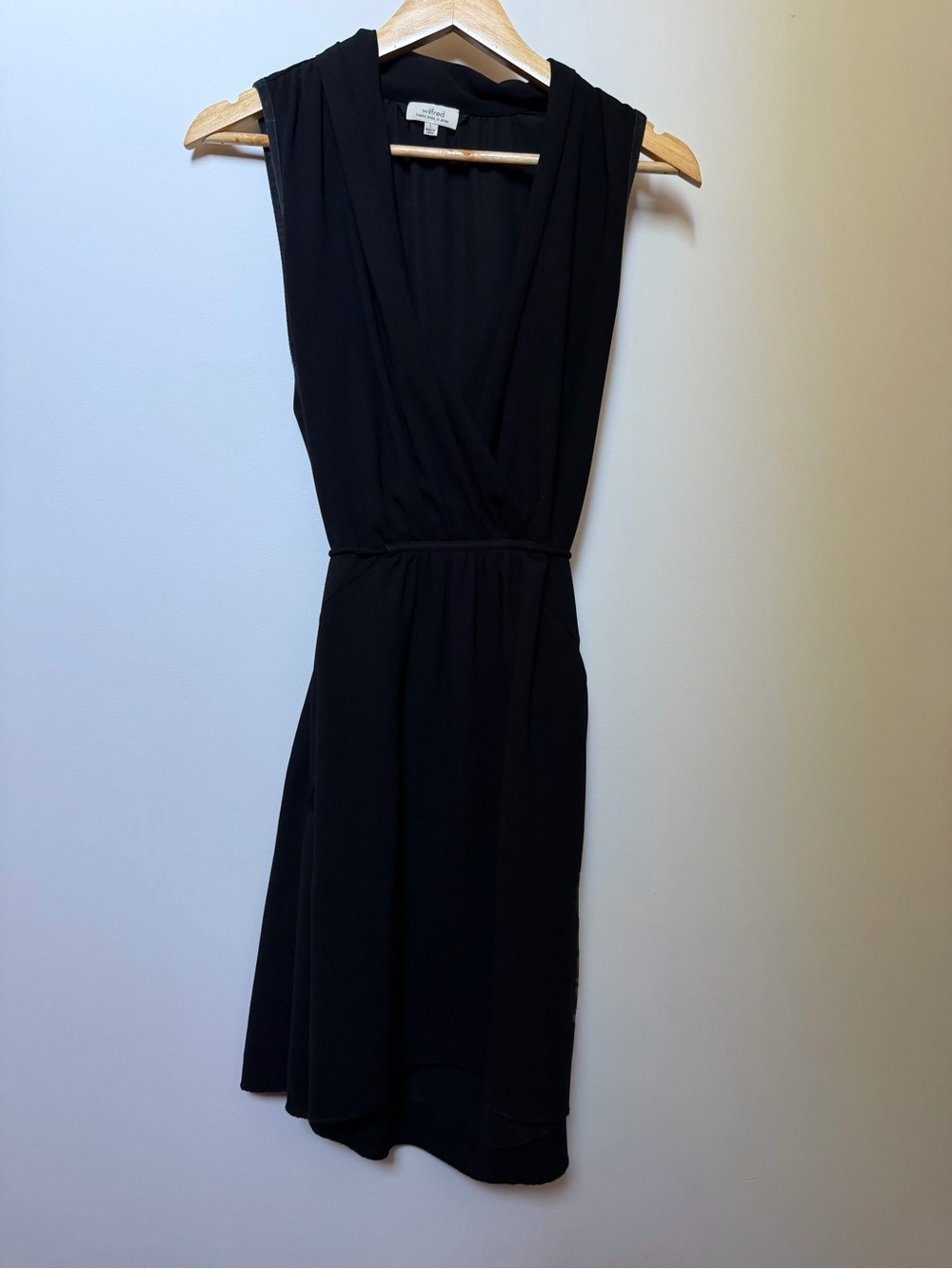 Wilfred Black Sleeveless V-Neck Mini Dress